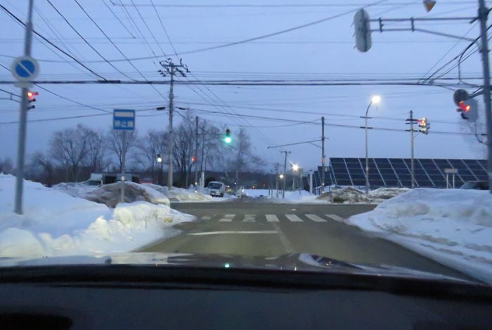 webnews今朝の北見/交差点から奥が無加川の右岸堤防