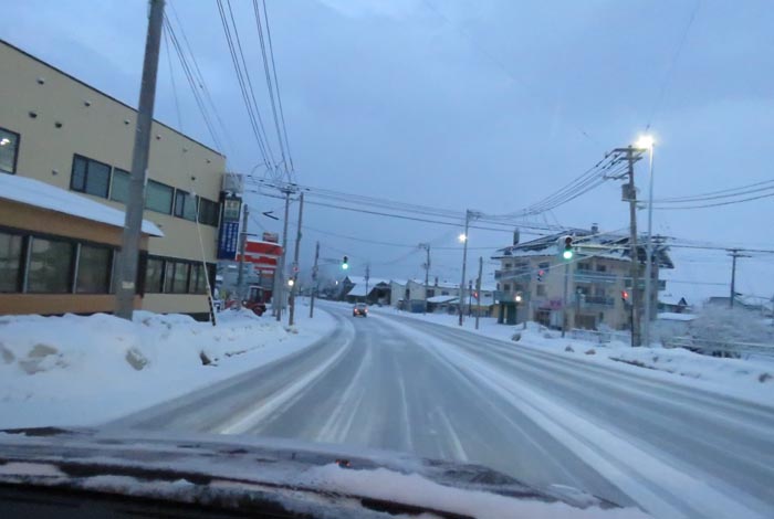 webnews今朝の北見/無加川橋を渡り南大通り交差点方向