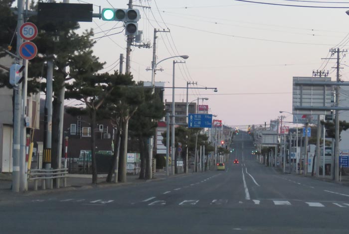 webnews今朝の北見/交差点から奥は常呂方面