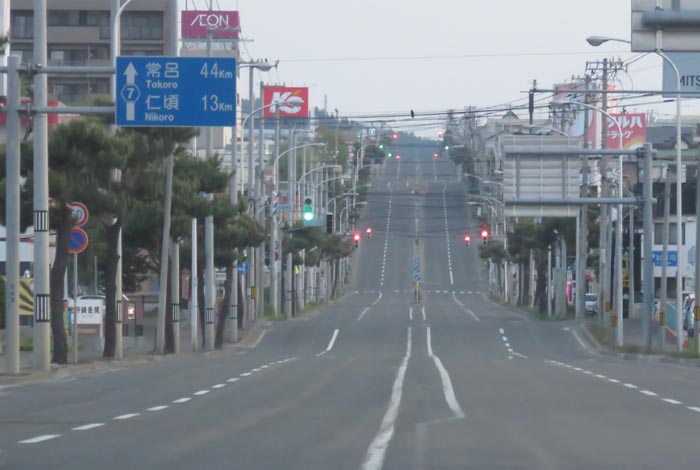 webnews今朝の北見/交差点から奥は常呂方面