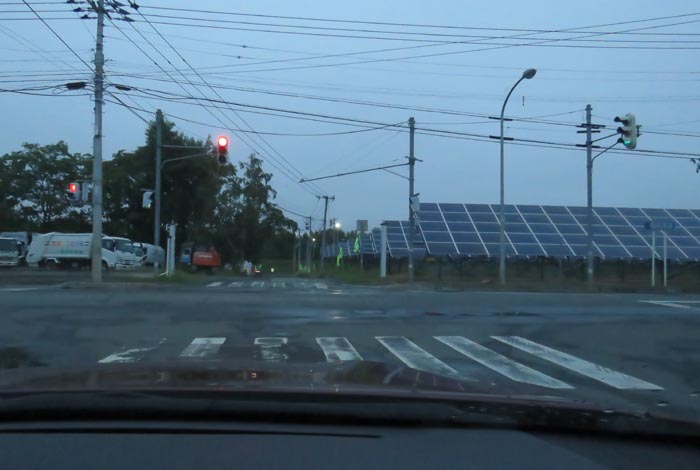 webnews今朝の北見/交差点から奥が無加川の右岸堤防