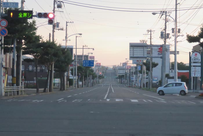 webnews今朝の北見/交差点から奥は常呂方面