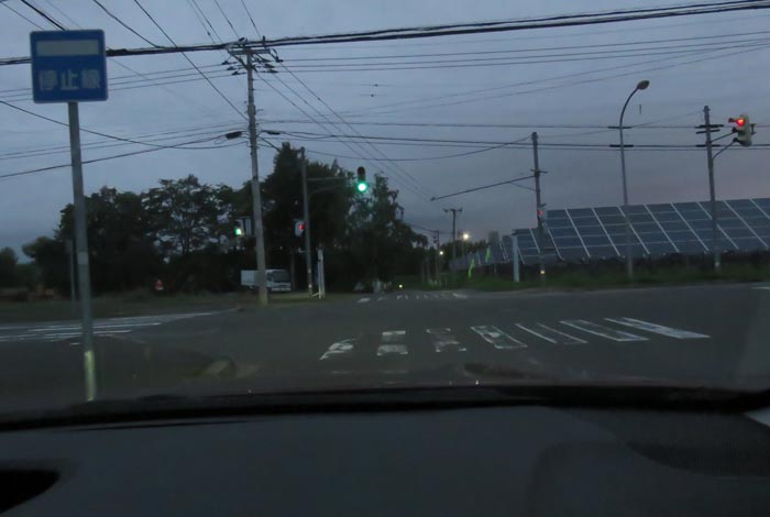 webnews今朝の北見/交差点から奥が無加川の右岸堤防