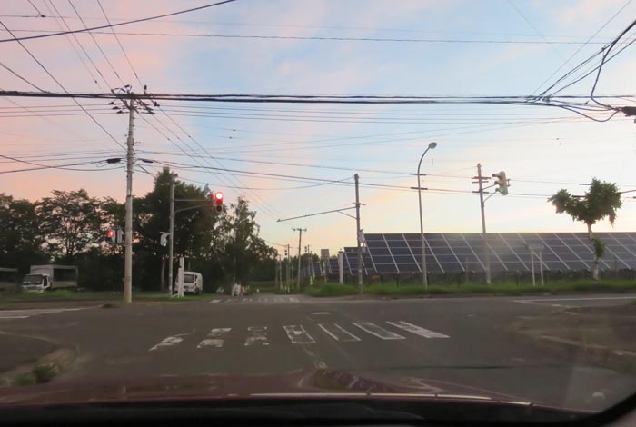 webnews今朝の北見/交差点から奥が無加川の右岸堤防