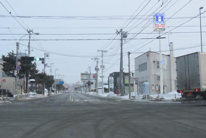 webnews今朝の北見/交差点から奥は常呂方面