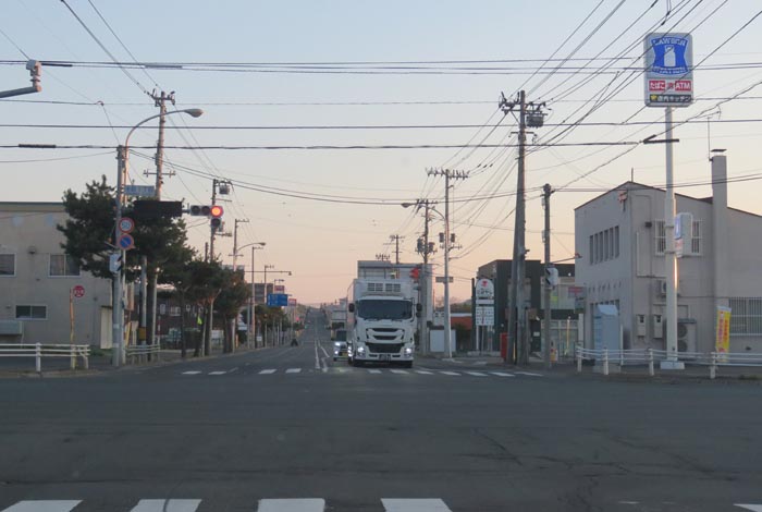 webnews今朝の北見/交差点から奥は常呂方面