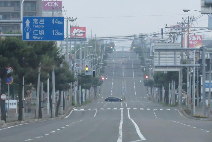 webnews今朝の北見/交差点から奥は常呂方面
