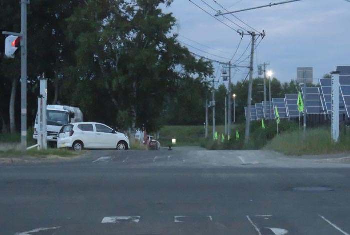 webnews今朝の北見/交差点から奥が無加川の右岸堤防