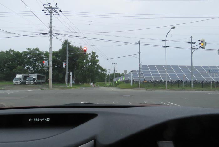 webnews今朝の北見/交差点から奥が無加川の右岸堤防