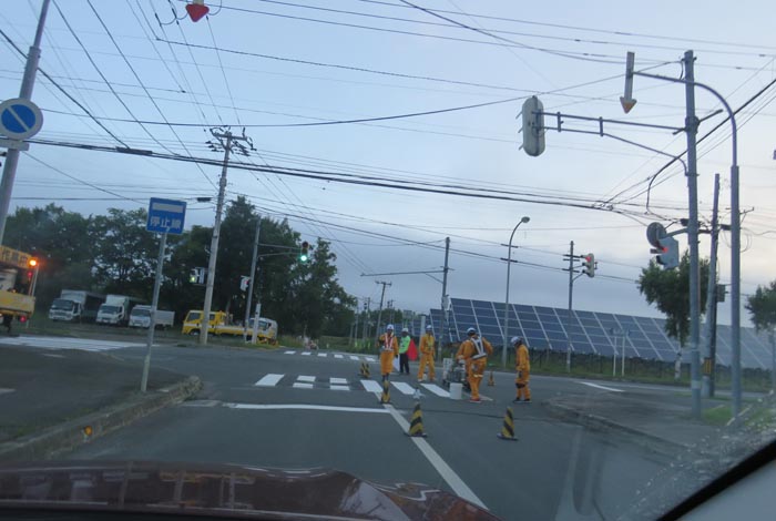 webnews今朝の北見/交差点から奥が無加川の右岸堤防
