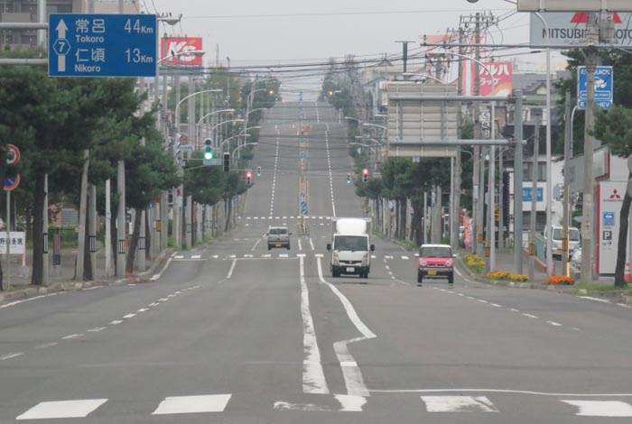 webnews今朝の北見/交差点から奥は常呂方面