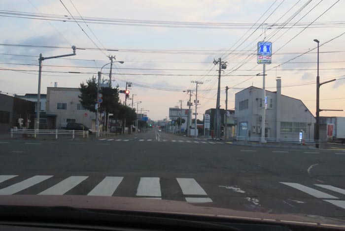 webnews今朝の北見/交差点から奥は常呂方面