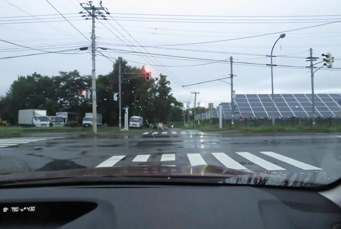 webnews今朝の北見/交差点から奥が無加川の右岸堤防