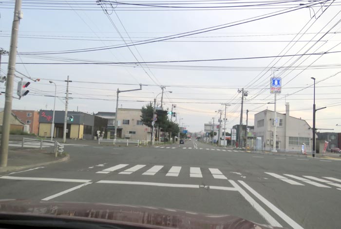 webnews今朝の北見/交差点から奥は常呂方面