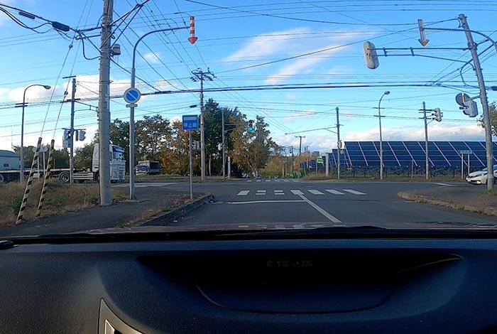 webnews今朝の北見/交差点から奥が無加川の右岸堤防