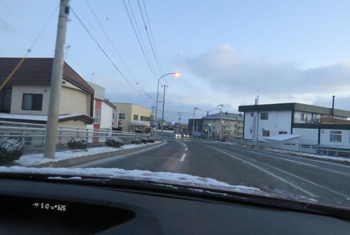 webnews今朝の北見/無加川橋を渡り南大通り交差点方向