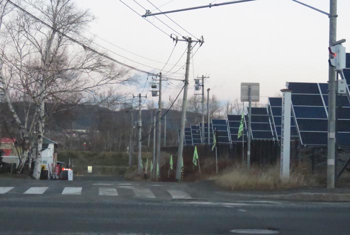 webnews今朝の北見/交差点から奥が無加川の右岸堤防