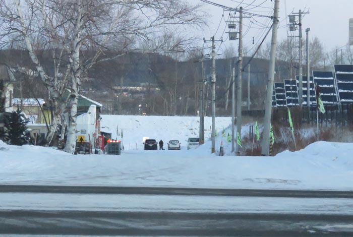 webnews今朝の北見/交差点から奥が無加川の右岸堤防