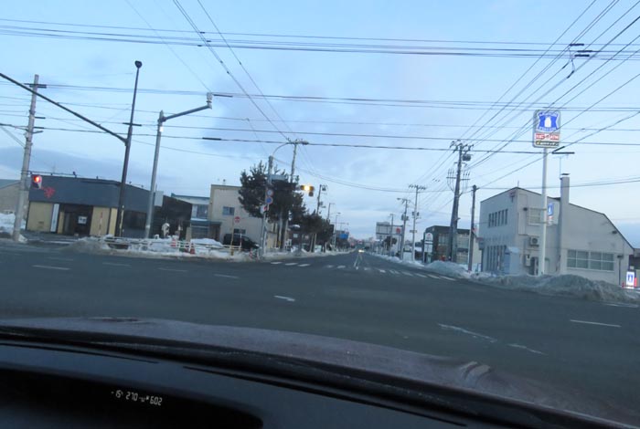webnews今朝の北見/交差点から奥は常呂方面