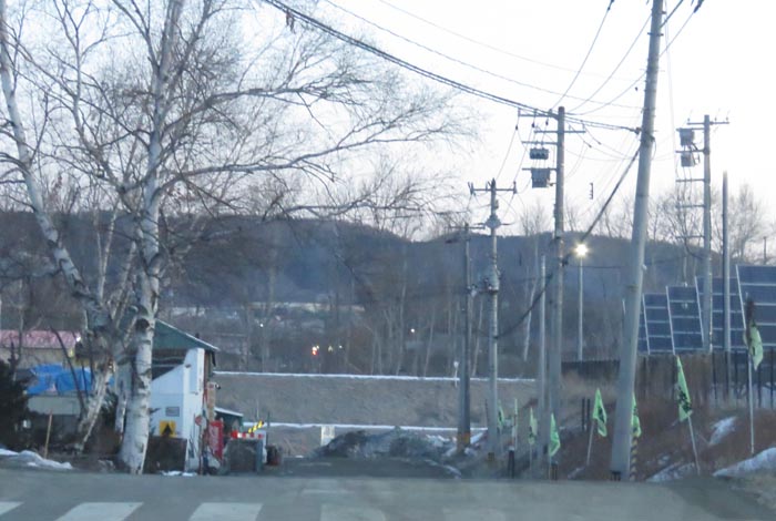 webnews今朝の北見/交差点から奥が無加川の右岸堤防
