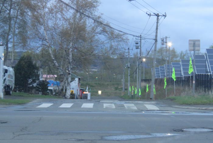 webnews今朝の北見/交差点から奥が無加川の右岸堤防