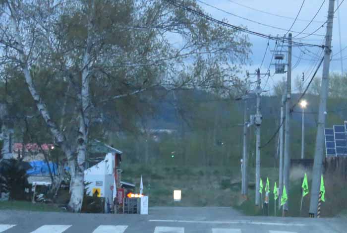 webnews今朝の北見/交差点から奥が無加川の右岸堤防