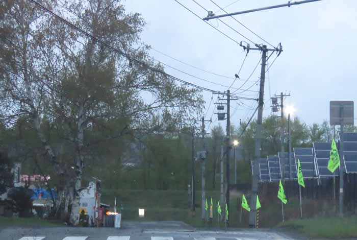 webnews今朝の北見/交差点から奥が無加川の右岸堤防