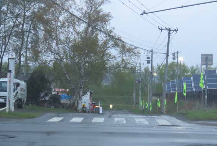 webnews今朝の北見/交差点から奥が無加川の右岸堤防