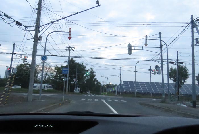 webnews今朝の北見/交差点から奥が無加川の右岸堤防