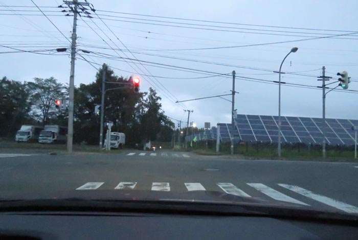 webnews今朝の北見/交差点から奥が無加川の右岸堤防