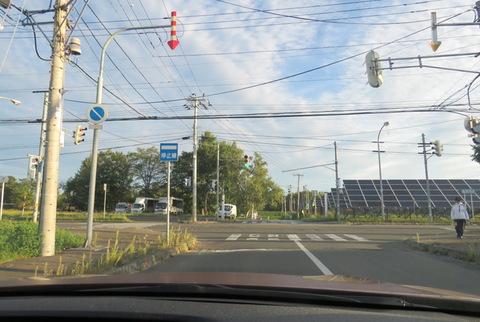 webnews今朝の北見/交差点から奥が無加川の右岸堤防