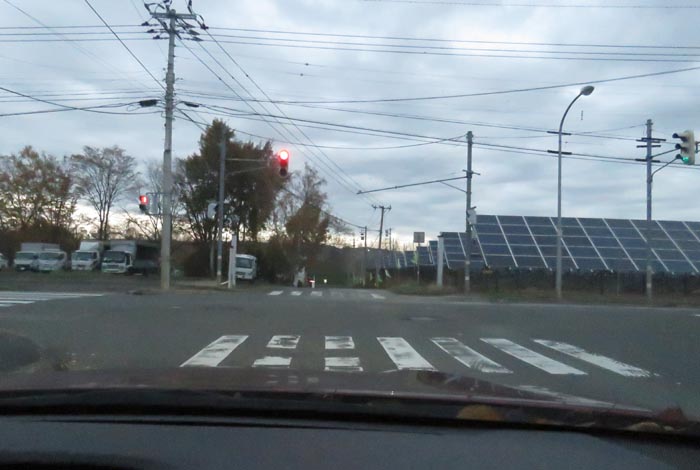 webnews今朝の北見/交差点から奥が無加川の右岸堤防
