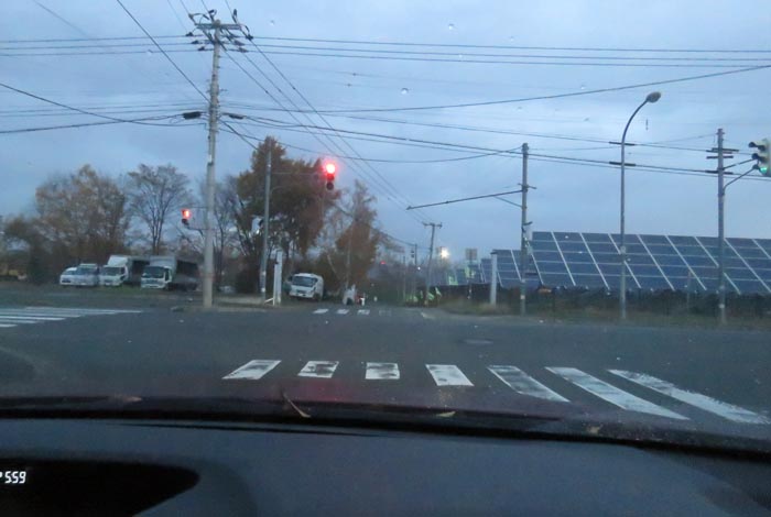 webnews今朝の北見/交差点から奥が無加川の右岸堤防