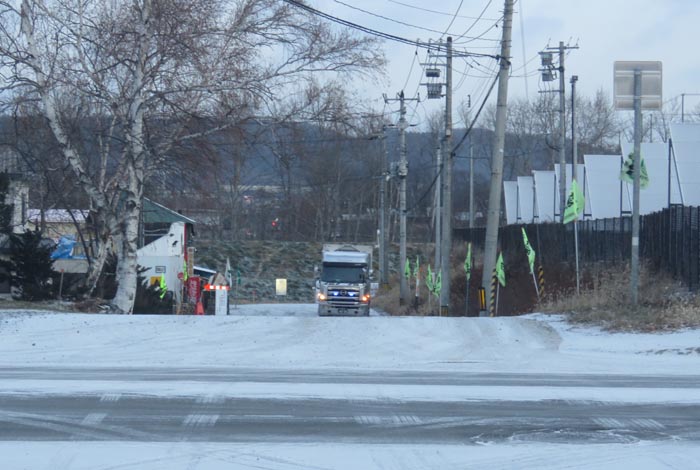 webnews今朝の北見/交差点から奥が無加川の右岸堤防