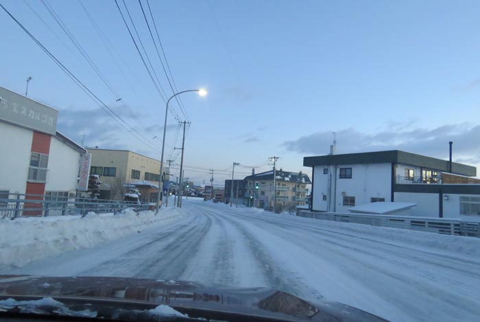 webnews今朝の北見/無加川橋を渡り南大通り交差点方向