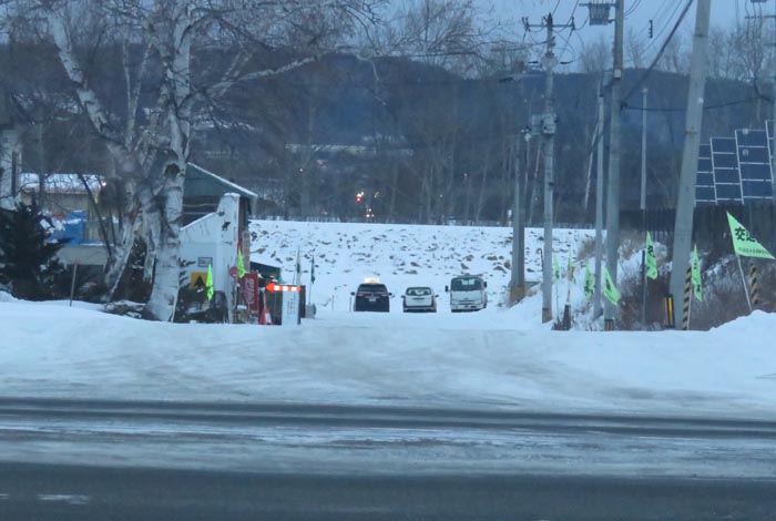 webnews今朝の北見/交差点から奥が無加川の右岸堤防