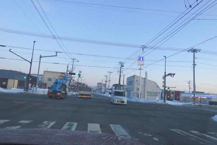 webnews今朝の北見/交差点から奥は常呂方面