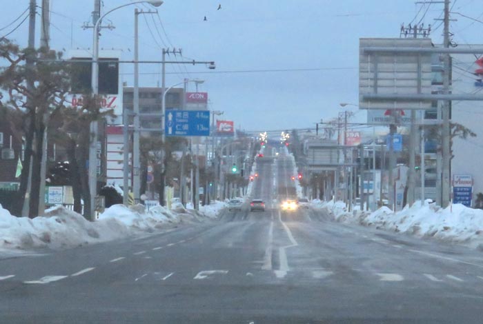 webnews今朝の北見/交差点から奥は常呂方面