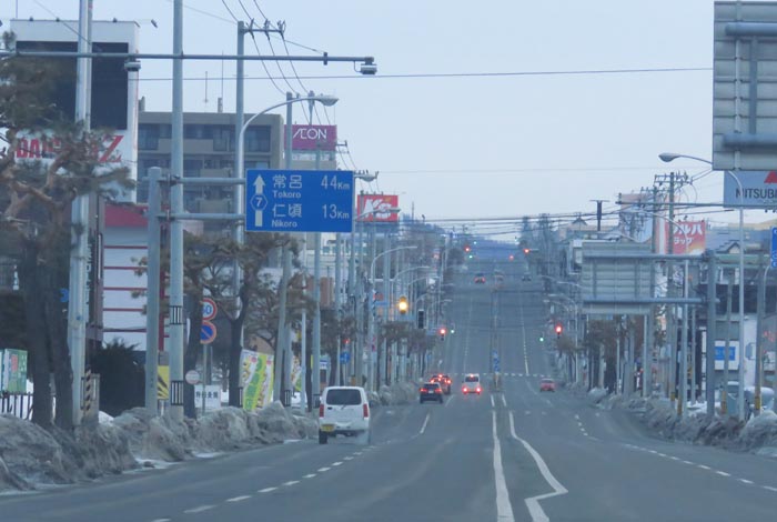 webnews今朝の北見/交差点から奥は常呂方面