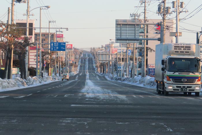 webnews今朝の北見/交差点から奥は常呂方面