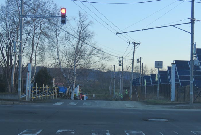 webnews今朝の北見/交差点から奥が無加川の右岸堤防