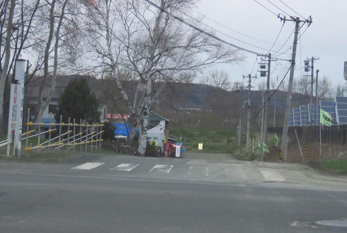 webnews今朝の北見/交差点から奥が無加川の右岸堤防