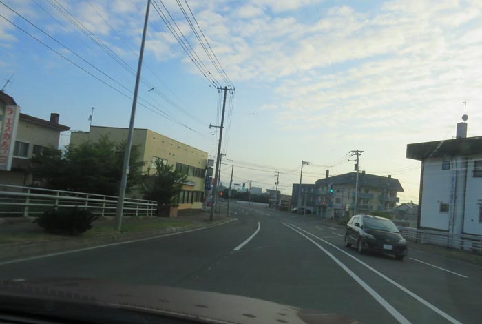 webnews今朝の北見/無加川橋を渡り南大通り交差点方向