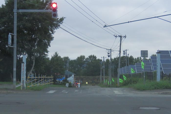 webnews今朝の北見/交差点から奥が無加川の右岸堤防