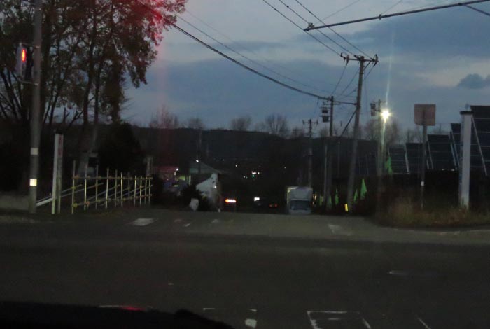 webnews今朝の北見/交差点から奥が無加川の右岸堤防