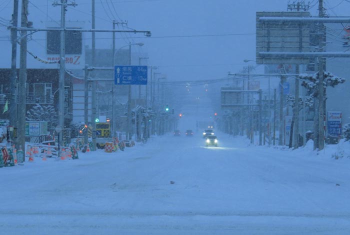 webnews今朝の北見/交差点から奥は常呂方面