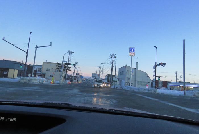 webnews今朝の北見/交差点から奥は常呂方面