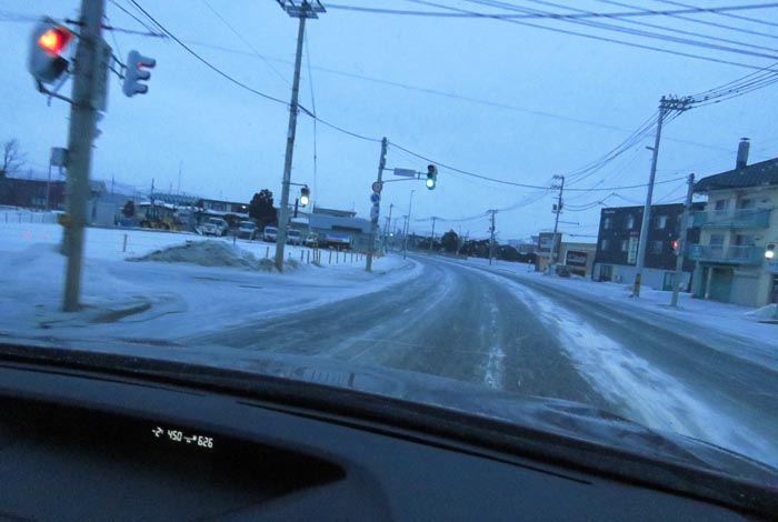 webnews今朝の北見/無加川橋を渡り南大通り交差点方向