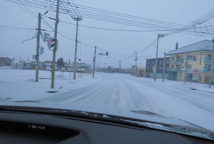 webnews今朝の北見/無加川橋を渡り南大通り交差点方向