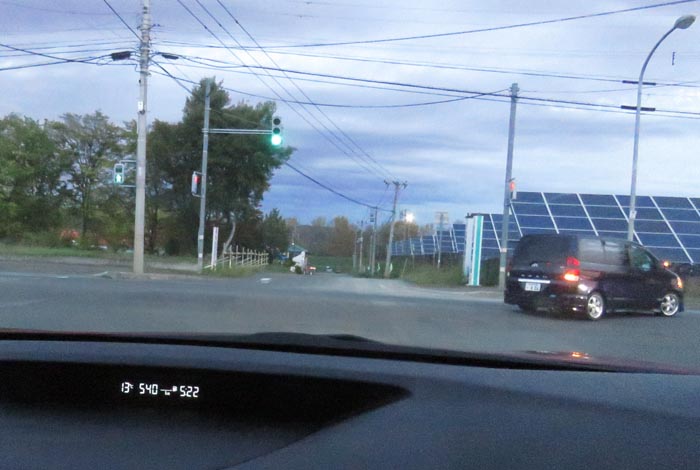 webnews今朝の北見/交差点から奥が無加川の右岸堤防